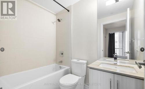320 - 9075 Jane Street, Vaughan, ON - Indoor Photo Showing Bathroom