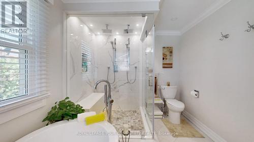 59 Golf Links Drive, Aurora, ON - Indoor Photo Showing Bathroom