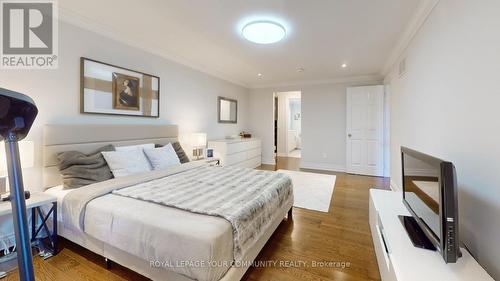 59 Golf Links Drive, Aurora, ON - Indoor Photo Showing Bedroom