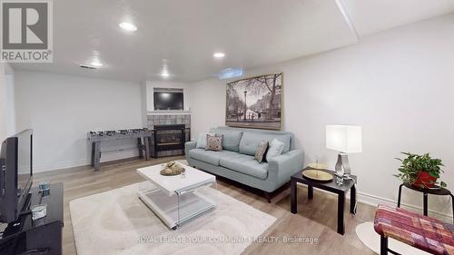 59 Golf Links Drive, Aurora, ON - Indoor Photo Showing Living Room With Fireplace