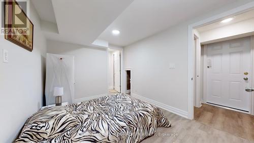 59 Golf Links Drive, Aurora, ON - Indoor Photo Showing Bedroom