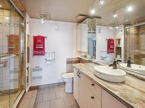 Salle de bains attenante Ã  la CCP - 1001-500 Rue St-Francois, Brossard, QC - Indoor Photo Showing Bathroom