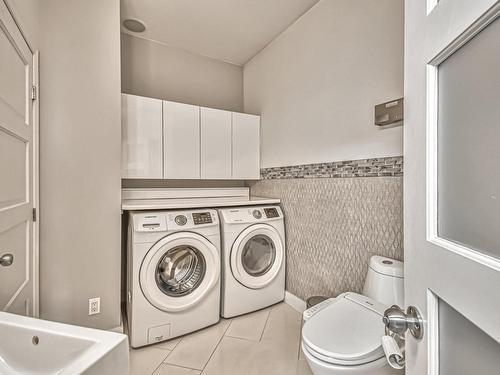 Powder room - 8 Rue Du Dauphin, Saint-Sauveur, QC - Indoor Photo Showing Laundry Room