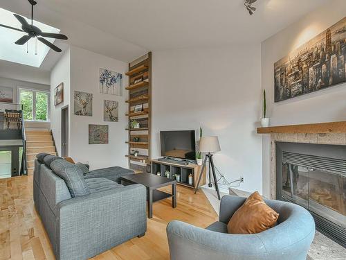 Salon - 5-15 Rue Félix-Leclerc, Sainte-Agathe-Des-Monts, QC - Indoor Photo Showing Living Room With Fireplace