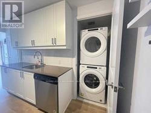 Th 60 - 1060 Portage Parkway E, Vaughan, ON - Indoor Photo Showing Laundry Room