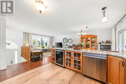 8 Parkside Road, Belleville, ON - Indoor Photo Showing Kitchen