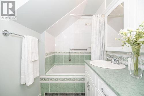 62 Parkdale Avenue, Deep River, ON - Indoor Photo Showing Bathroom