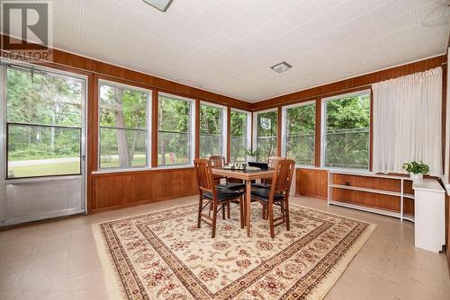 62 Parkdale Avenue, Deep River, ON - Indoor Photo Showing Dining Room