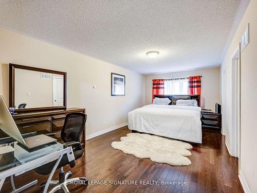 15 Yardmaster Dr, Brampton, ON - Indoor Photo Showing Bedroom