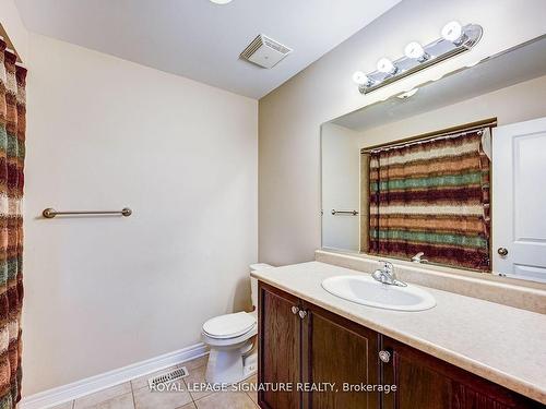 15 Yardmaster Dr, Brampton, ON - Indoor Photo Showing Bathroom