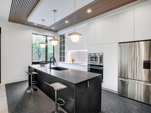 Cuisine - 995 Rue Robert, Brossard, QC - Indoor Photo Showing Kitchen With Double Sink With Upgraded Kitchen