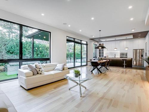 Salon - 995 Rue Robert, Brossard, QC - Indoor Photo Showing Living Room