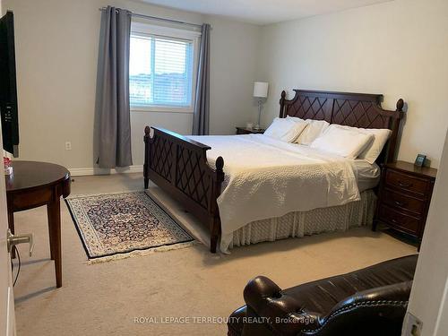 3894 Passway Rd, Mississauga, ON - Indoor Photo Showing Bedroom