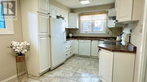 Upper - 404 Trent Street W, Whitby (Downtown Whitby), ON - Indoor Photo Showing Kitchen