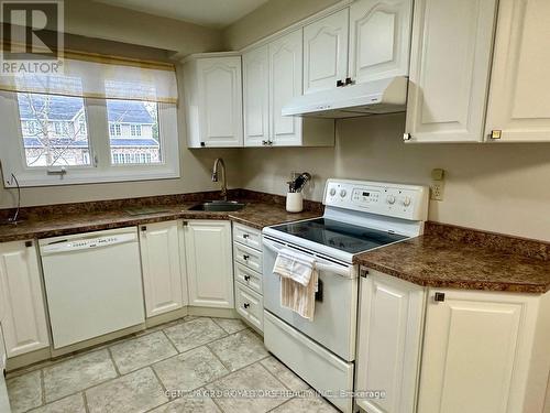 Upper - 404 Trent Street W, Whitby (Downtown Whitby), ON - Indoor Photo Showing Kitchen