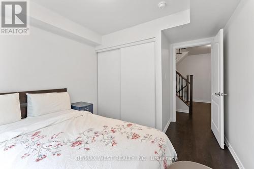 58 - 35 Applewood Lane, Toronto, ON - Indoor Photo Showing Bedroom