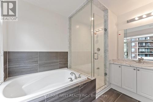 58 - 35 Applewood Lane, Toronto (Etobicoke West Mall), ON - Indoor Photo Showing Bathroom