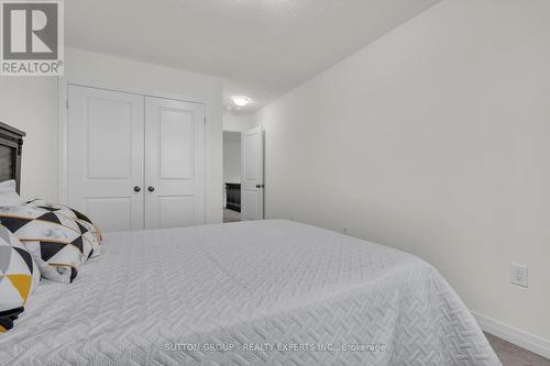 27 Brixham Lane, Brampton, ON - Indoor Photo Showing Bedroom