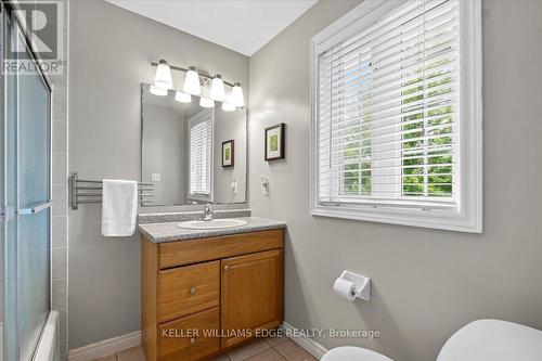 77 1/2 Marion Street, Hamilton, ON - Indoor Photo Showing Bathroom