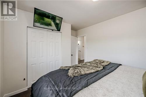 134 Stirling Street, Haldimand, ON - Indoor Photo Showing Bedroom