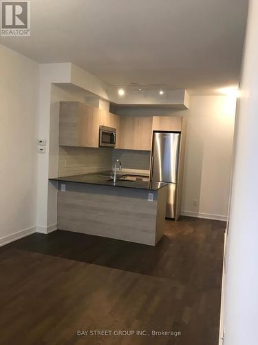 610 - 57 St Joseph Street, Toronto, ON - Indoor Photo Showing Kitchen