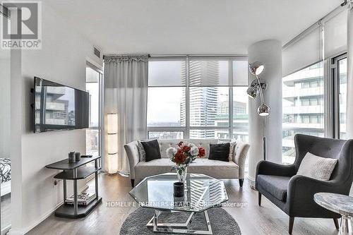 4007 - 45 Charles Street E, Toronto, ON - Indoor Photo Showing Living Room