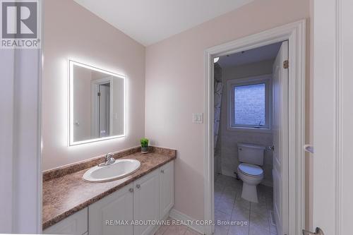 374 Spring Blossom Crescent, Oakville, ON - Indoor Photo Showing Bathroom
