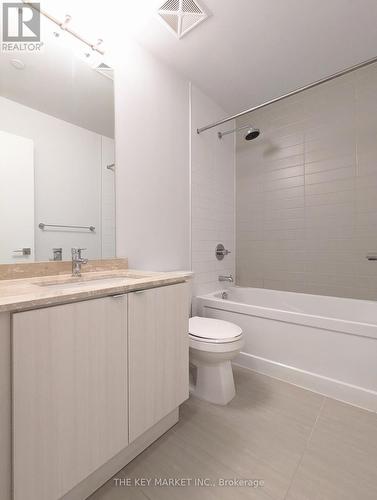 2211 - 4055 Parkside Village Drive, Mississauga, ON - Indoor Photo Showing Bathroom