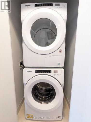 2211 - 4055 Parkside Village Drive, Mississauga, ON - Indoor Photo Showing Laundry Room