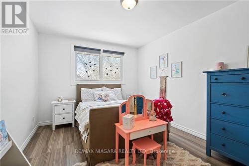 49 Royal Oak Drive, St. Catharines, ON - Indoor Photo Showing Bedroom