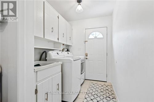 49 Royal Oak Drive, St. Catharines, ON - Indoor Photo Showing Laundry Room