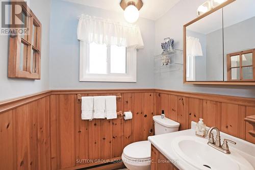 326 Indian Point Road, Kawartha Lakes, ON - Indoor Photo Showing Bathroom