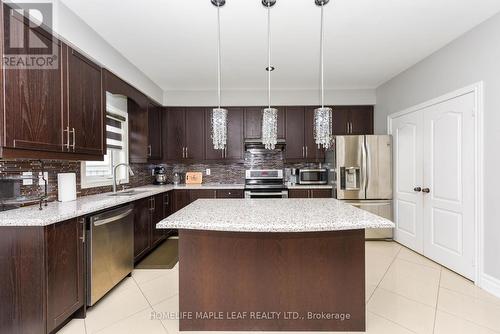 84 Latania Boulevard, Brampton, ON - Indoor Photo Showing Kitchen With Upgraded Kitchen