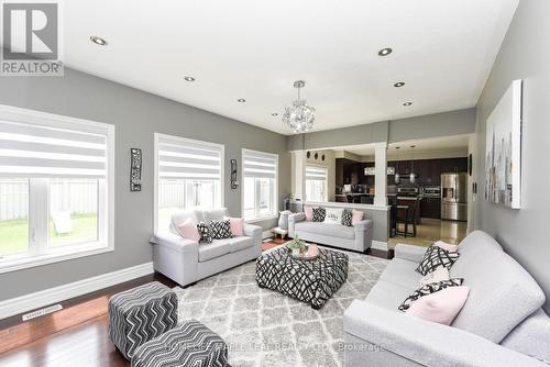 84 Latania Boulevard, Brampton, ON - Indoor Photo Showing Living Room