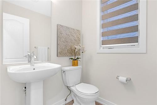 22 Sundin Drive, Caledonia, ON - Indoor Photo Showing Bathroom