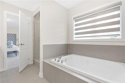 22 Sundin Drive, Caledonia, ON - Indoor Photo Showing Bathroom
