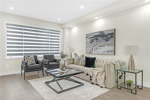 22 Sundin Drive, Caledonia, ON - Indoor Photo Showing Living Room