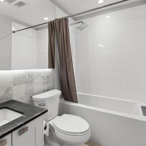3080 Gladwin Road, Abbotsford, BC - Indoor Photo Showing Bathroom