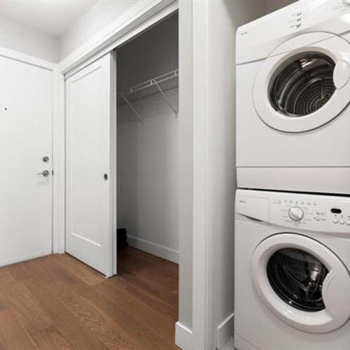 3080 Gladwin Road, Abbotsford, BC - Indoor Photo Showing Laundry Room