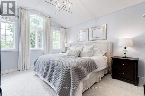 5171 Garland Crescent, Burlington, ON - Indoor Photo Showing Bedroom