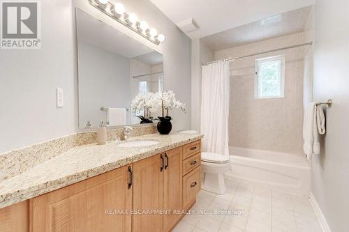 5171 Garland Crescent, Burlington, ON - Indoor Photo Showing Bathroom