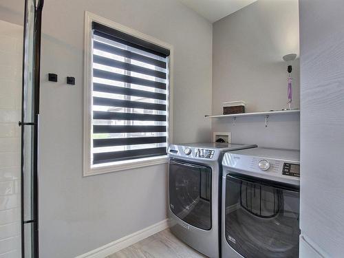 Bathroom - 116 Rue Juteau, Val-D'Or, QC - Indoor Photo Showing Laundry Room