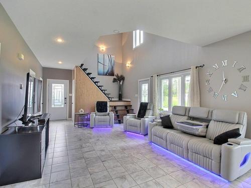 Living room - 116 Rue Juteau, Val-D'Or, QC - Indoor Photo Showing Living Room