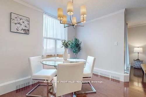 703-90 Ling Rd, Toronto, ON - Indoor Photo Showing Dining Room