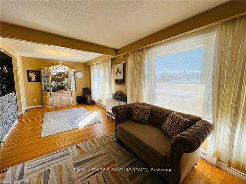 88 Beverly Rd, North Bay, ON - Indoor Photo Showing Living Room