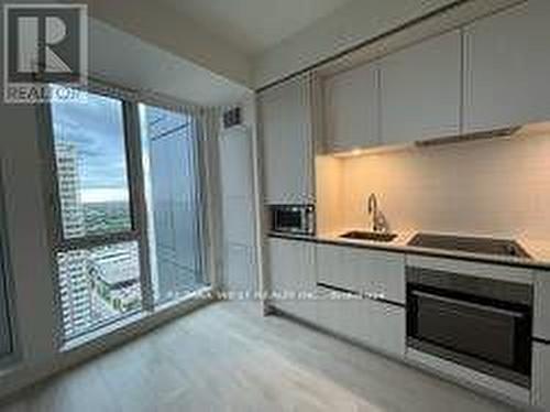 2702 - 225 Sumach Street, Toronto, ON - Indoor Photo Showing Kitchen