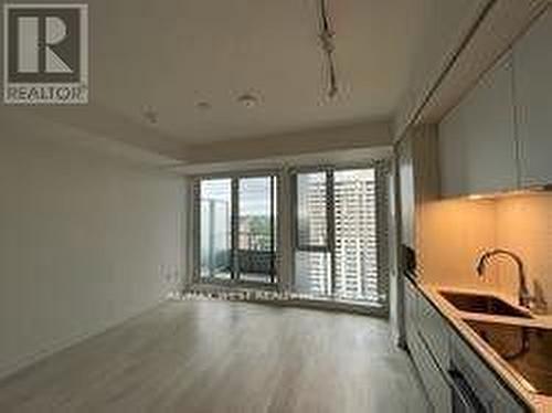 2702 - 225 Sumach Street, Toronto, ON - Indoor Photo Showing Kitchen