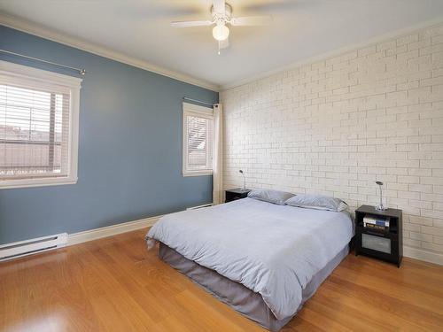 Master bedroom - 201-5121 Rue Drolet, Montréal (Le Plateau-Mont-Royal), QC - Indoor Photo Showing Bedroom