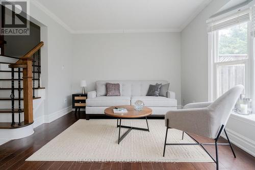 16 Mullis Crescent, Brampton, ON - Indoor Photo Showing Living Room