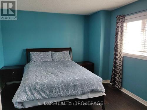 10 Olde Town Road, Brampton, ON - Indoor Photo Showing Bedroom